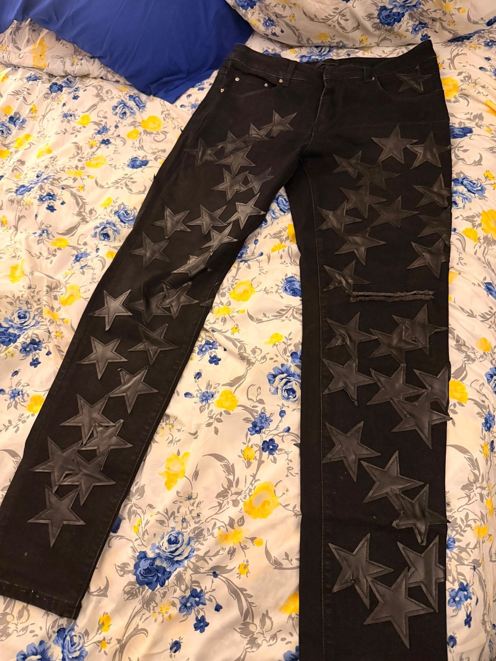 Amiri Black Star-Appliqué Jeans